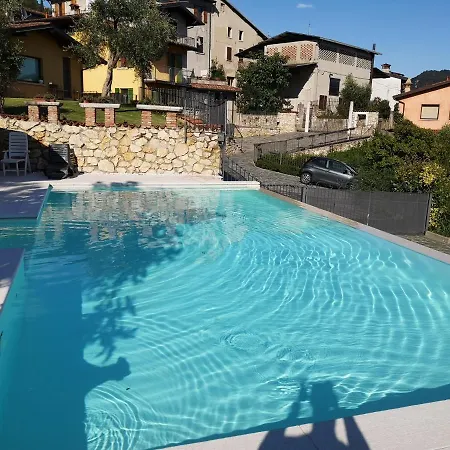 Tenuta Le Rondini Frühstückspension Gavardo